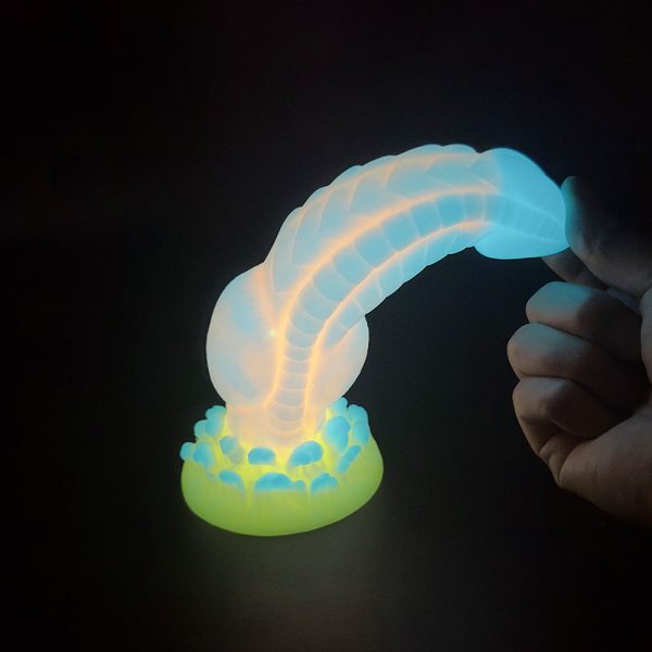 Giant Canine Design Silicone Dildo - Image 2